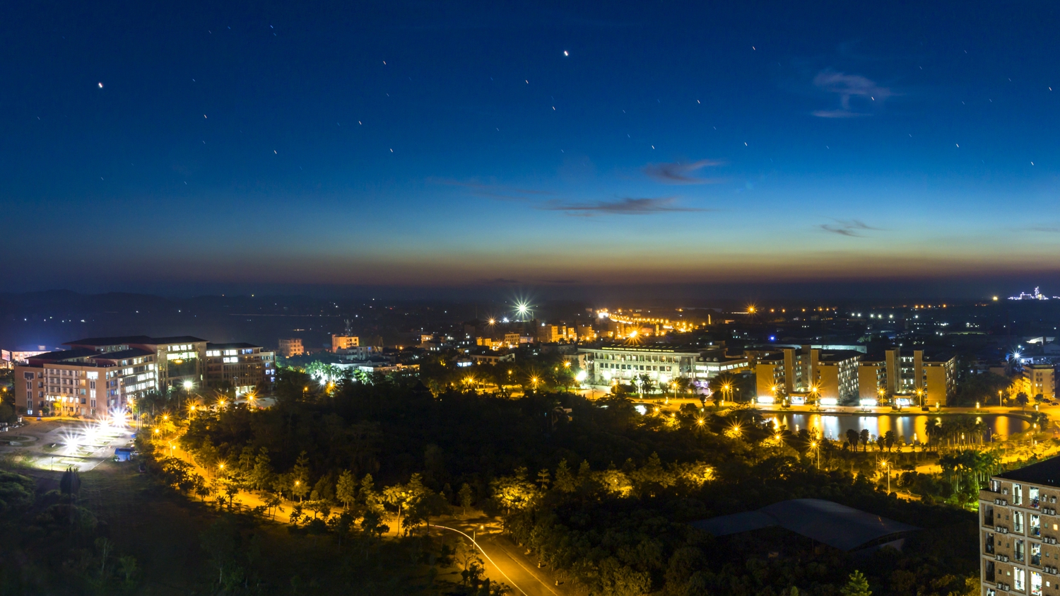 文理夜景-校园风光-学院图库-广东文理职业学院